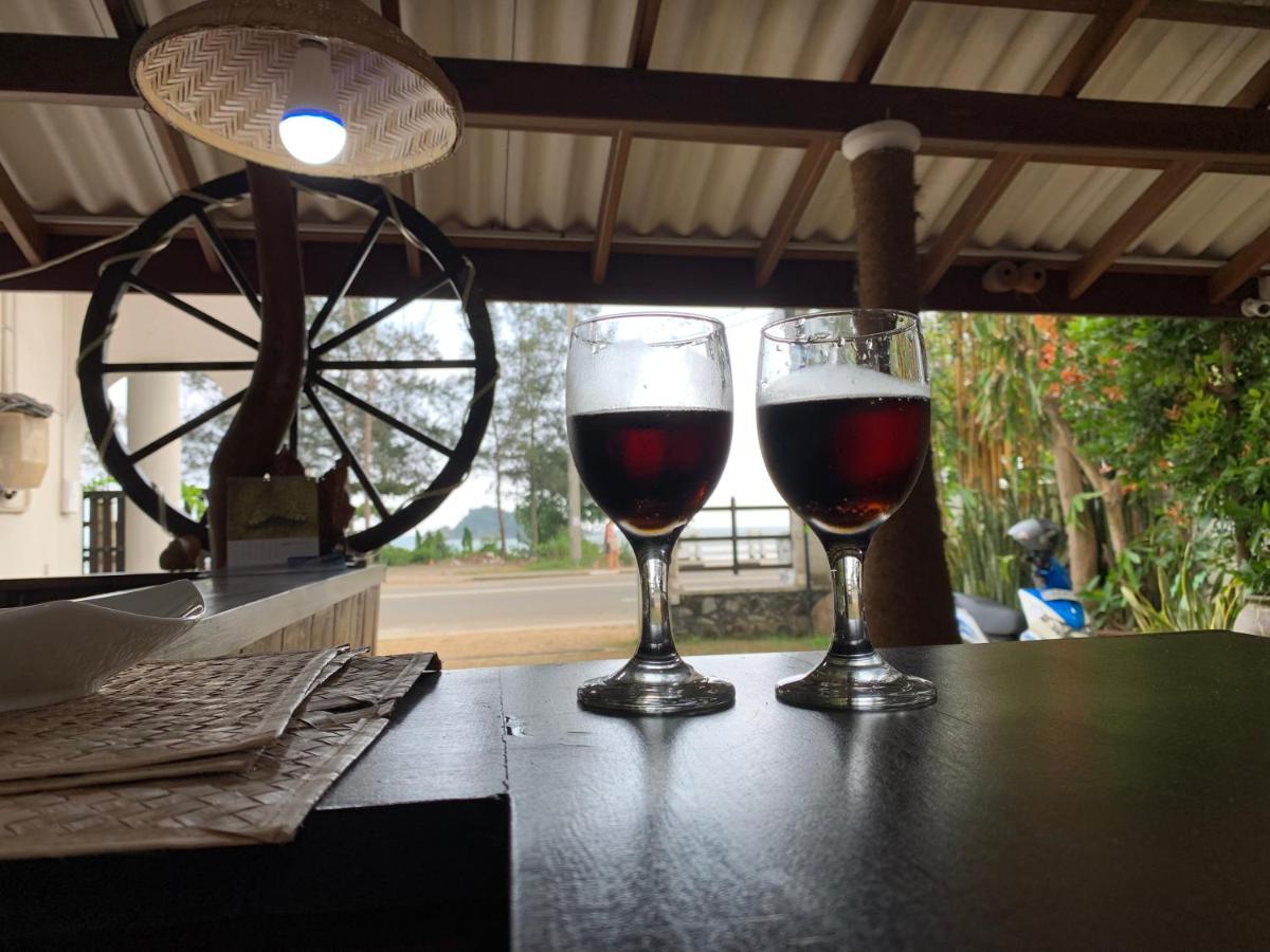 Bed and Breakfast Ceylon Surf Guest And Restaurant Weligama Esterno foto