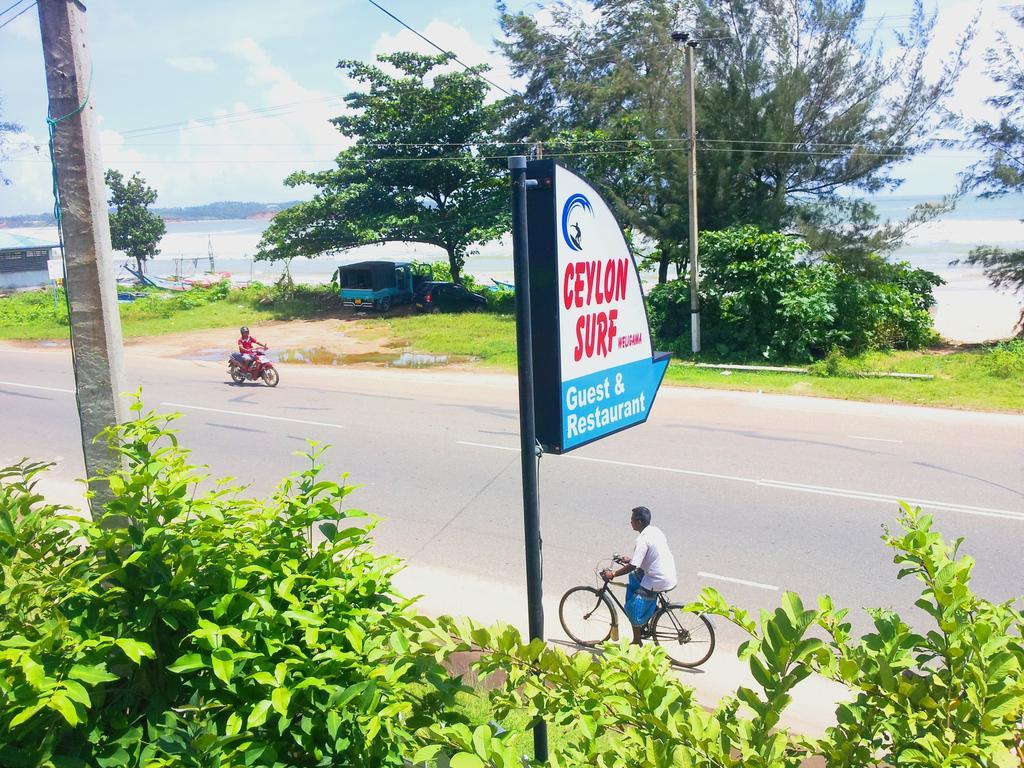 Bed and Breakfast Ceylon Surf Guest And Restaurant Weligama Esterno foto