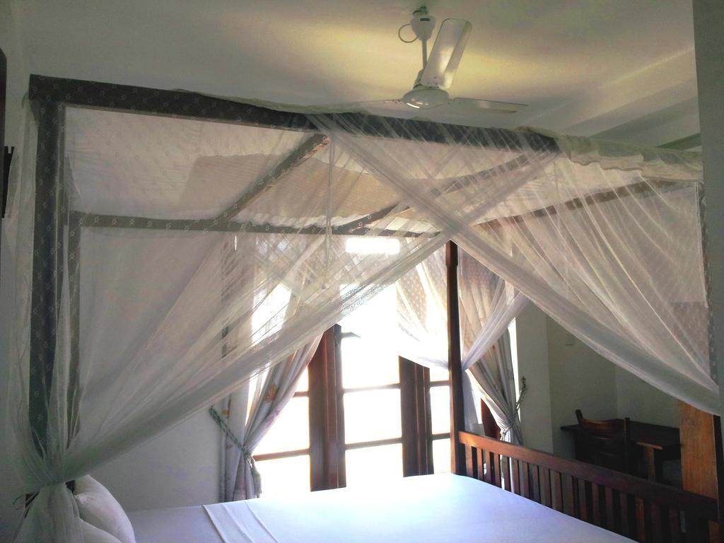 Bed and Breakfast Ceylon Surf Guest And Restaurant Weligama Camera foto