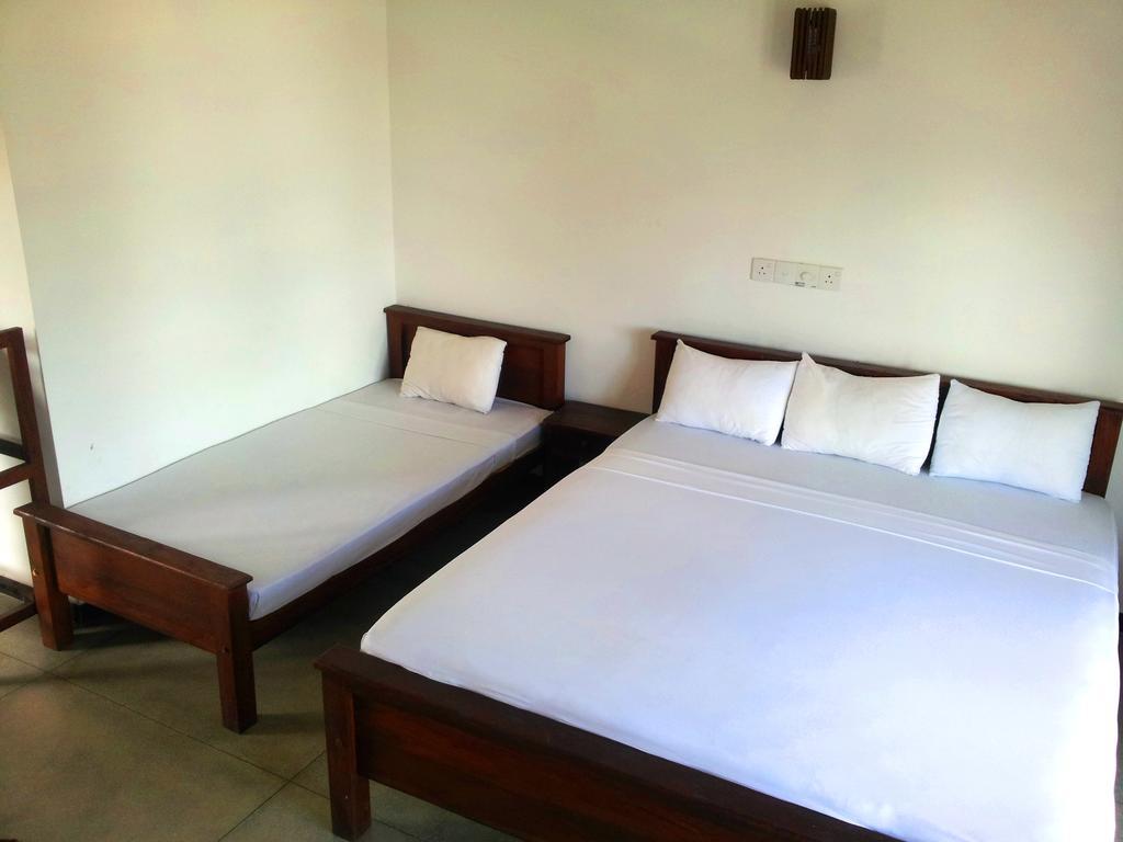Bed and Breakfast Ceylon Surf Guest And Restaurant Weligama Camera foto