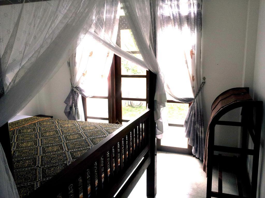 Bed and Breakfast Ceylon Surf Guest And Restaurant Weligama Camera foto