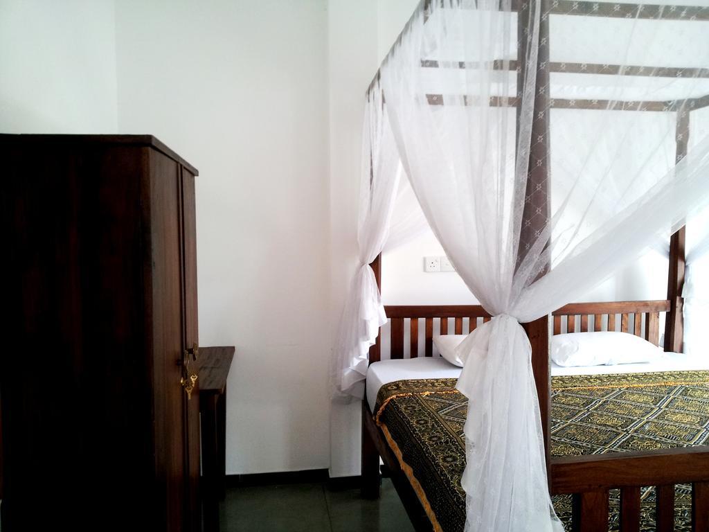 Bed and Breakfast Ceylon Surf Guest And Restaurant Weligama Camera foto